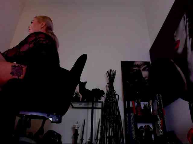 Mistress-Demi webcam