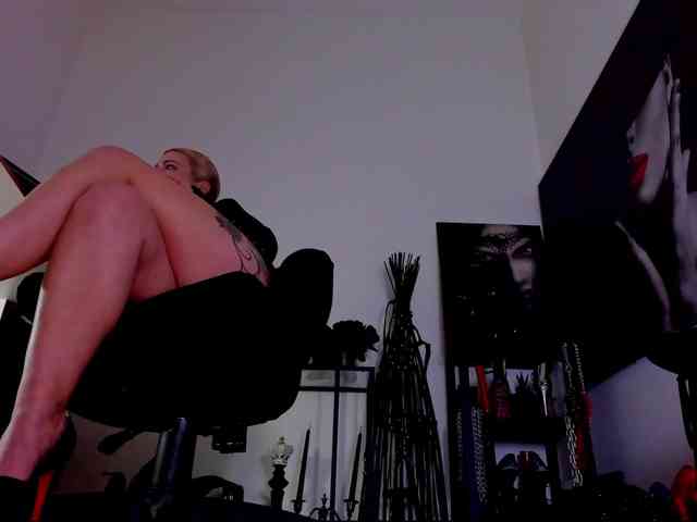 Mistress-Demi webcam