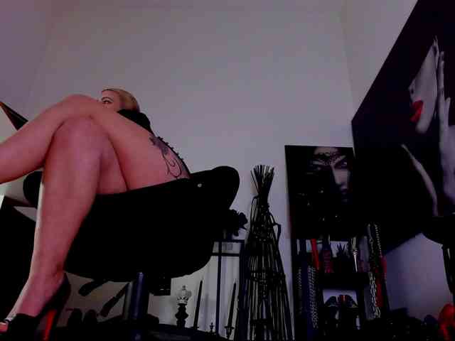 Mistress-Demi webcam