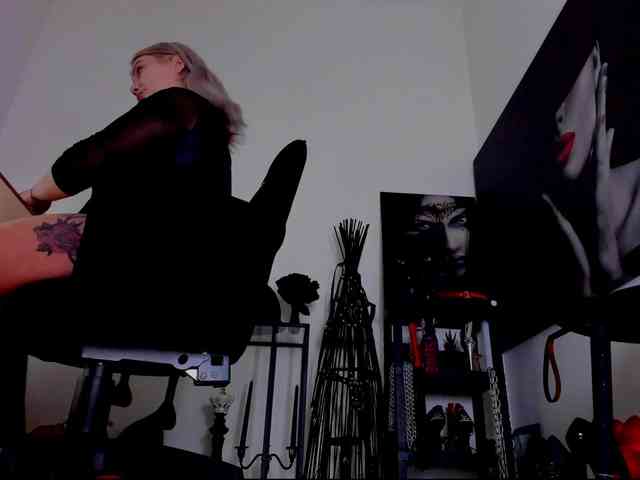 Mistress-Demi webcam