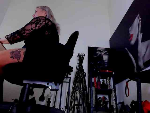 Mistress-Demi webcam