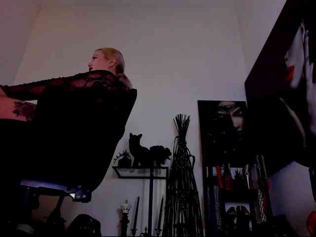 Mistress-Demi webcam