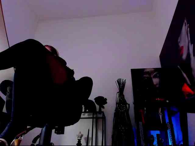 Mistress-Demi webcam