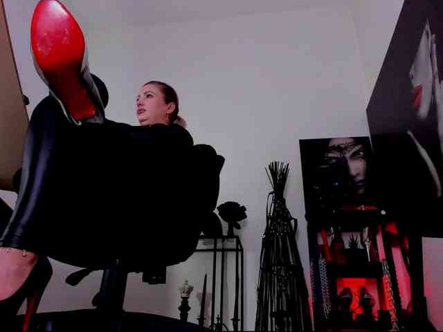 Mistress-Demi webcam