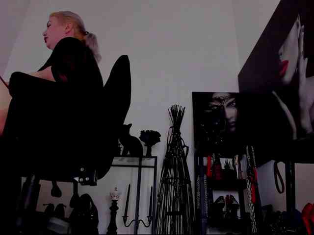 Mistress-Demi webcam