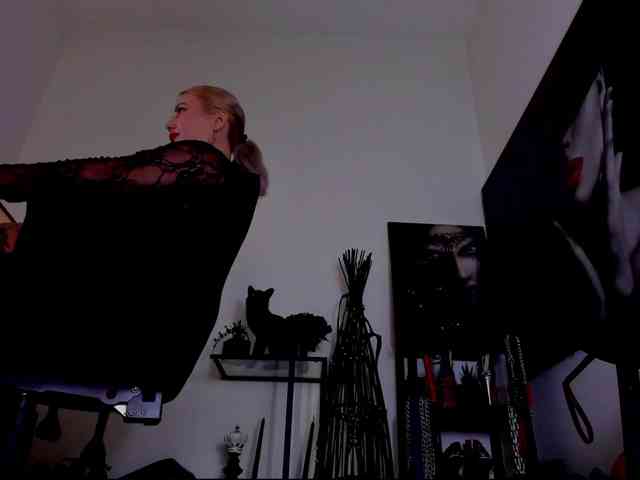 Mistress-Demi webcam