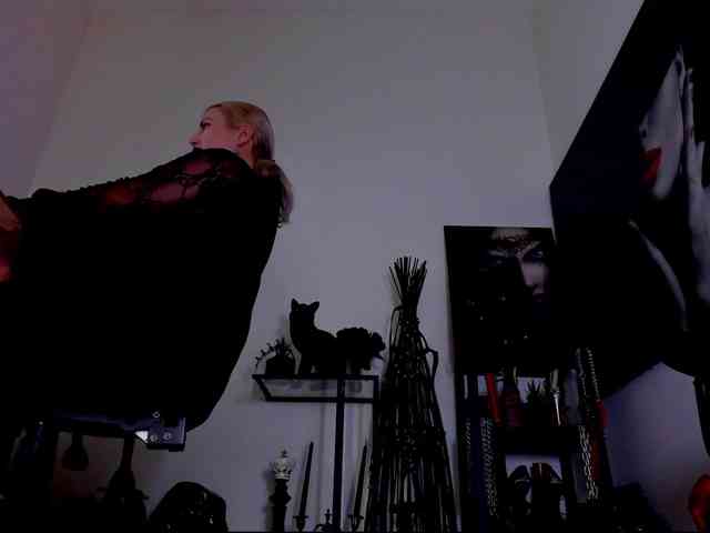 Mistress-Demi webcam