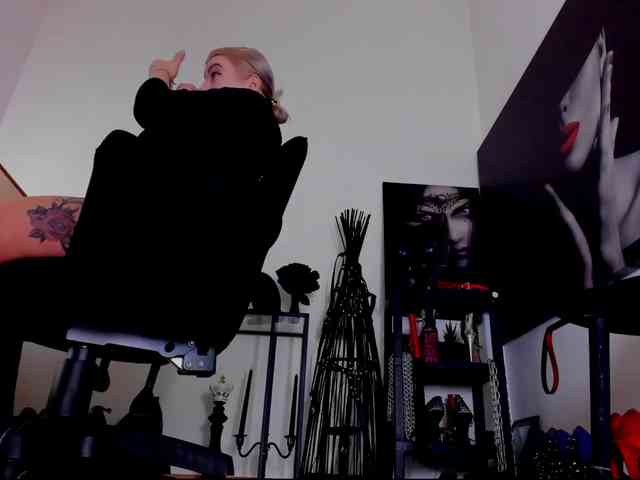 Mistress-Demi webcam