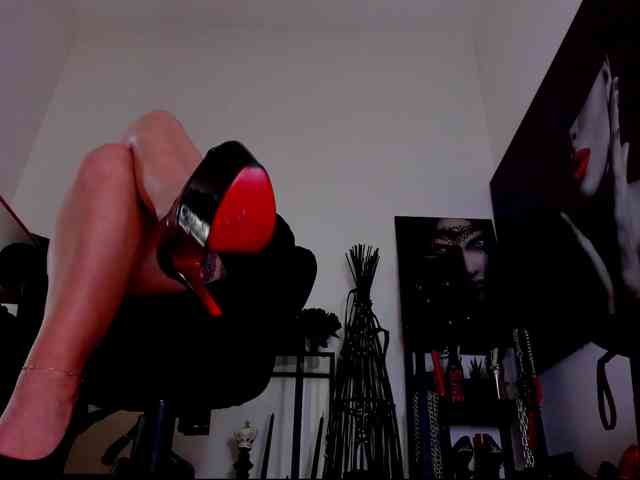 Mistress-Demi webcam