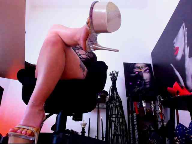 Mistress-Demi webcam