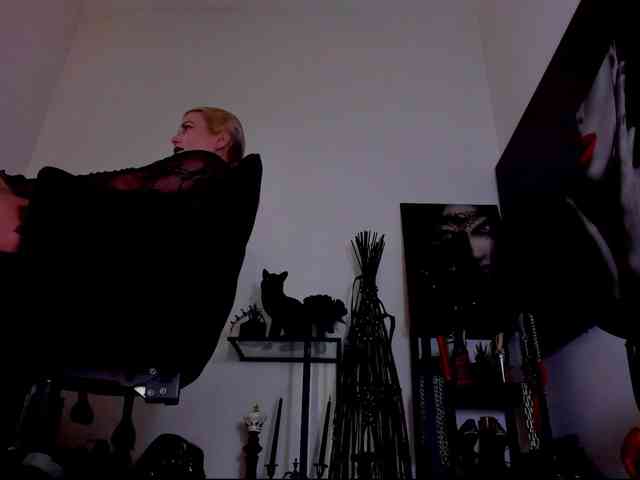 Mistress-Demi webcam