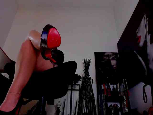 Mistress-Demi webcam