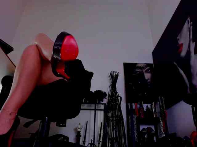 Mistress-Demi webcam