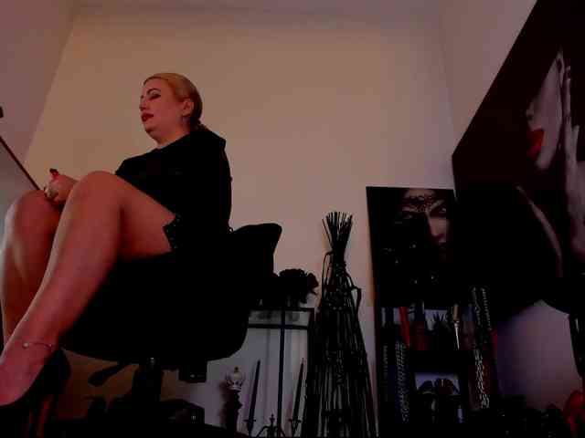 Mistress-Demi webcam