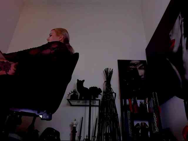 Mistress-Demi webcam