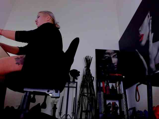 Mistress-Demi webcam