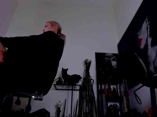 Mistress-Demi webcam