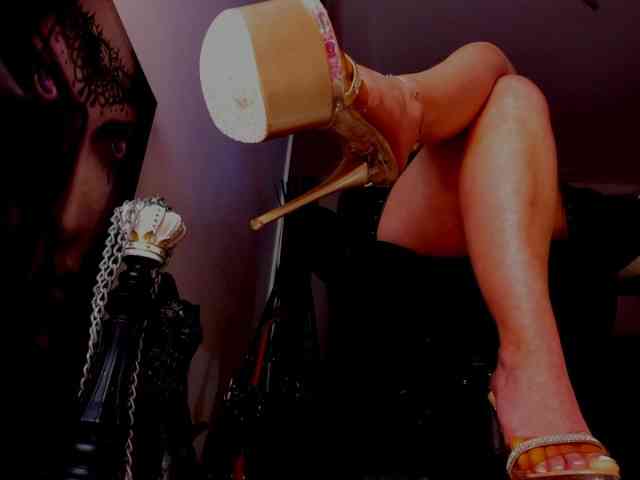Mistress-Demi webcam