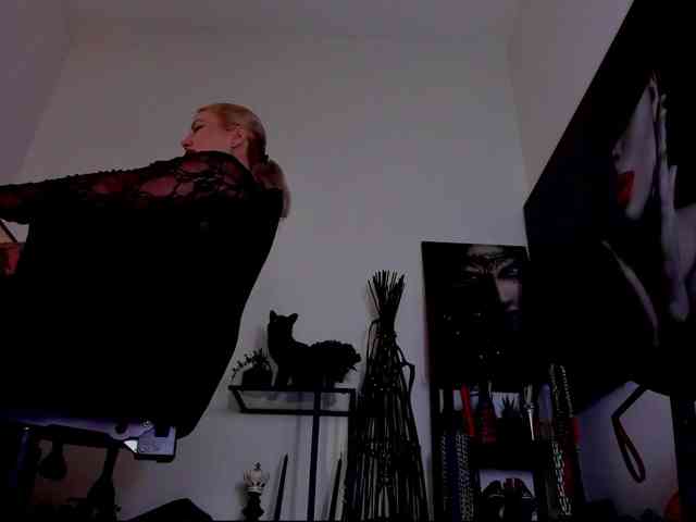 Mistress-Demi webcam