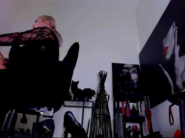 Mistress-Demi webcam
