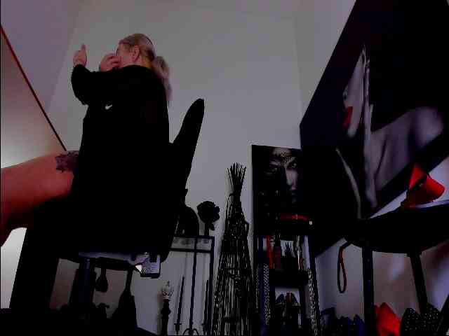 Mistress-Demi webcam