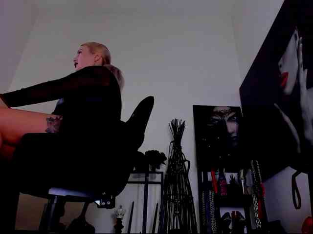 Mistress-Demi webcam