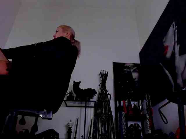 Mistress-Demi webcam