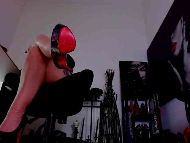 Mistress-Demi webcam