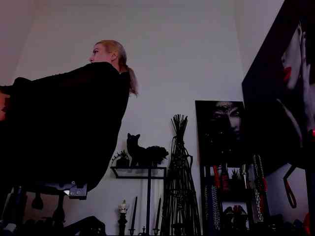 Mistress-Demi webcam