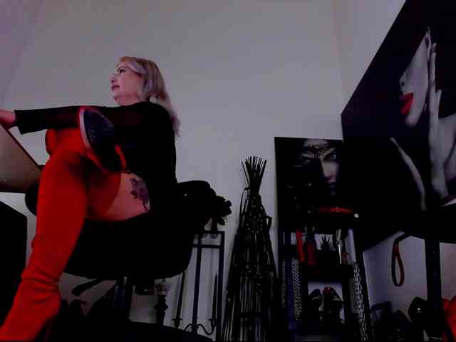 Mistress-Demi webcam