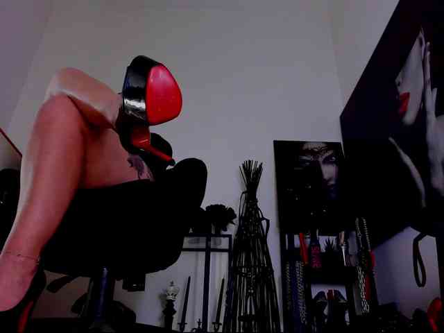 Mistress-Demi webcam