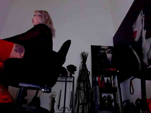 Mistress-Demi webcam