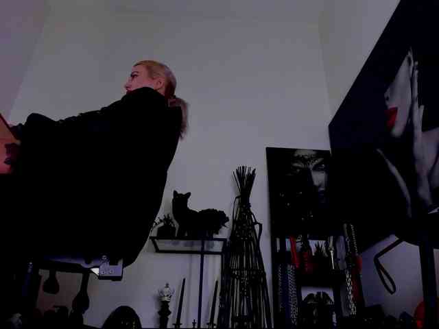 Mistress-Demi webcam