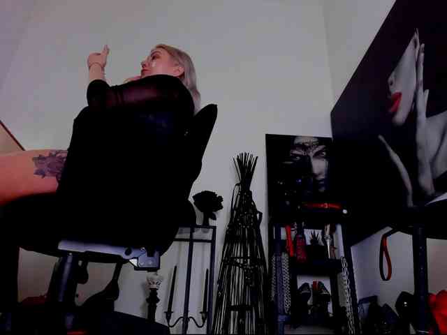 Mistress-Demi webcam
