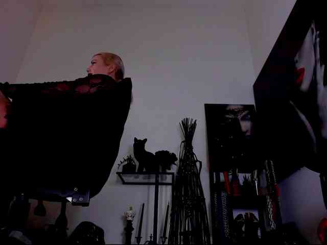 Mistress-Demi webcam