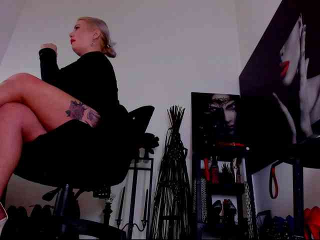 Mistress-Demi webcam