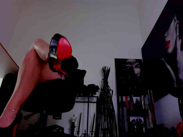 Mistress-Demi webcam