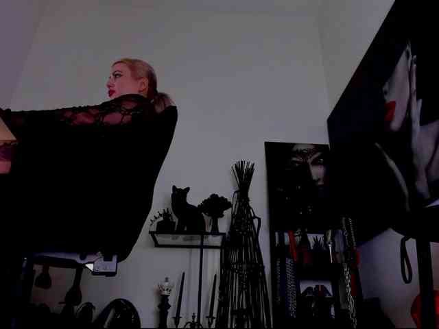 Mistress-Demi webcam