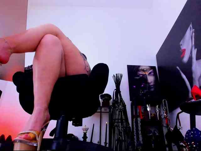 Mistress-Demi webcam