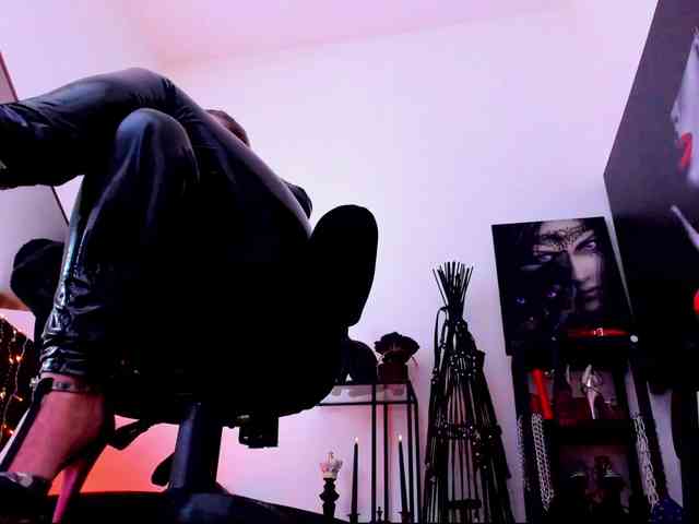 Mistress-Demi webcam