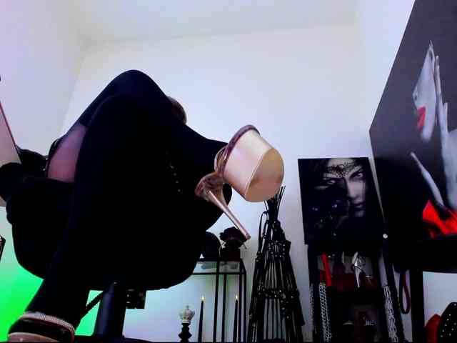 Mistress-Demi webcam