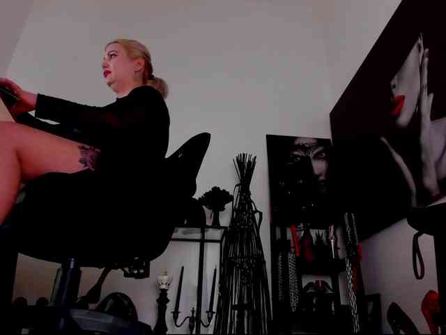 Mistress-Demi webcam