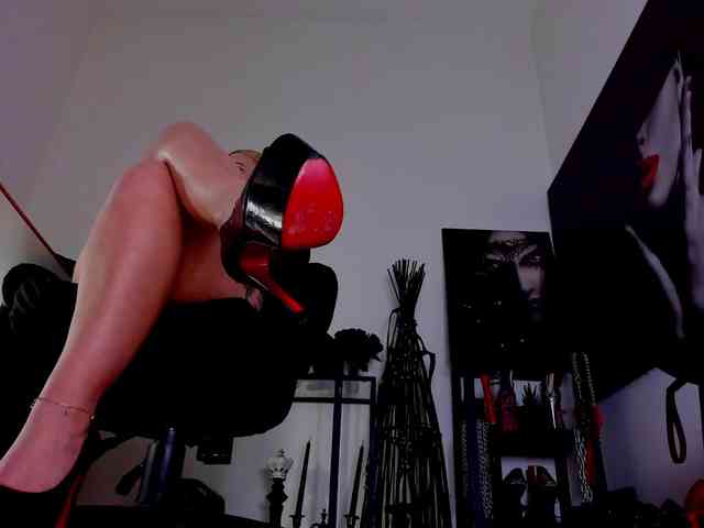 Mistress-Demi webcam