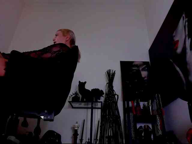 Mistress-Demi webcam