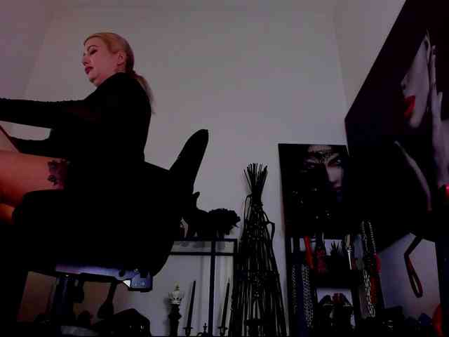 Mistress-Demi webcam