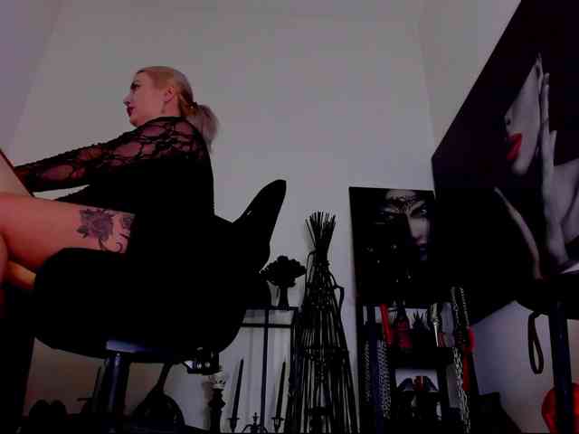 Mistress-Demi webcam