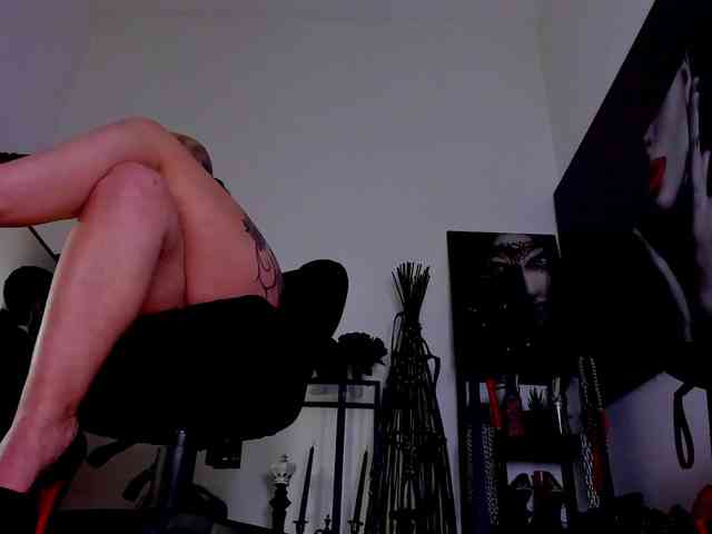 Mistress-Demi webcam