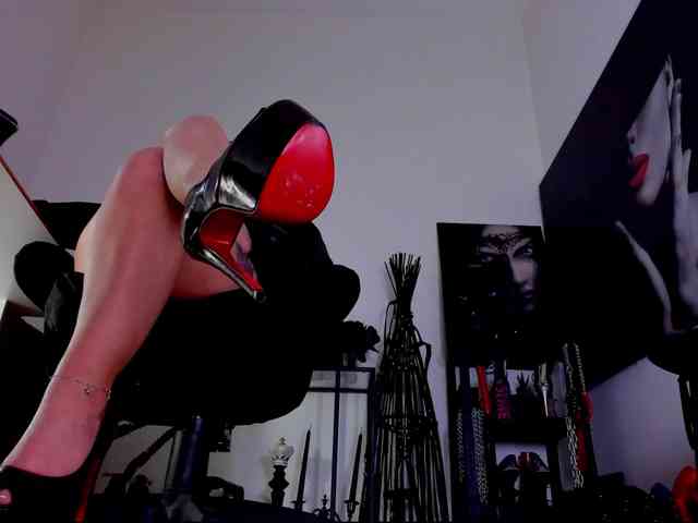 Mistress-Demi webcam
