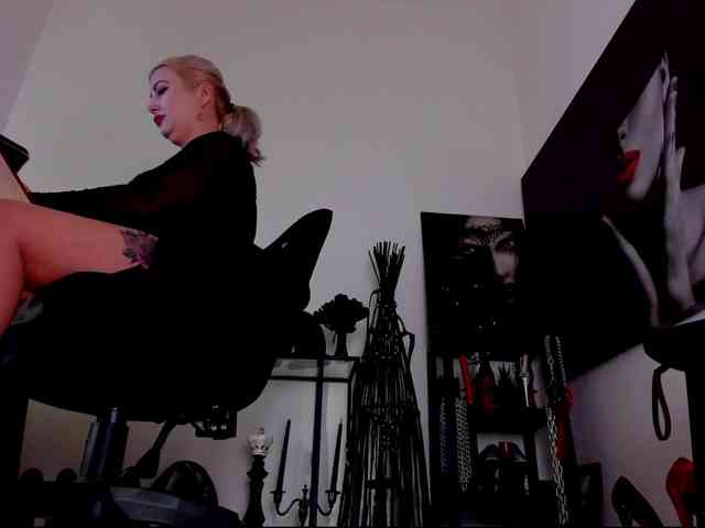 Mistress-Demi webcam