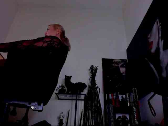 Mistress-Demi webcam